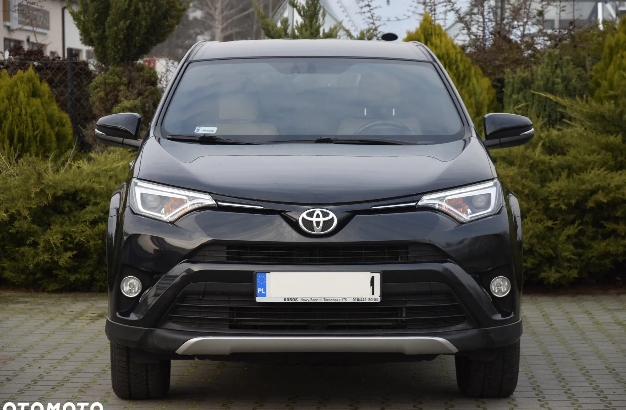 Toyota RAV4 cena 66800 przebieg: 328000, rok produkcji 2016 z Żuromin małe 326